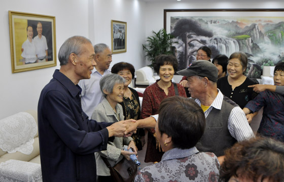 凯发k8国际电缆召开50周年迈职工座谈会